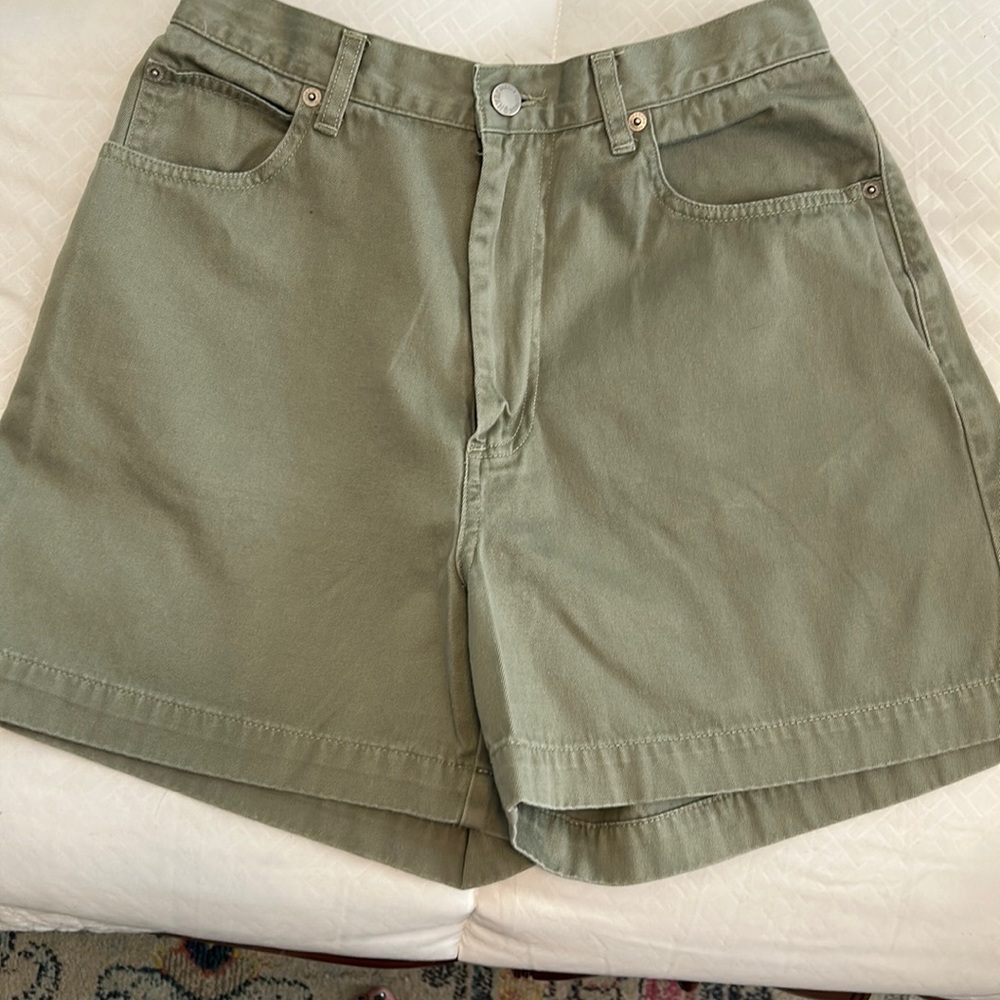 Banana Republic light olive green shorts. Size 10
